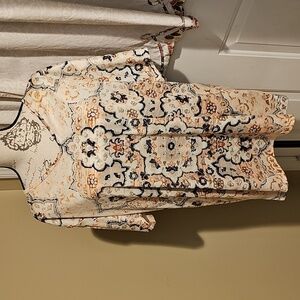 Chic Patterned V-Neck Blouse in Cream and Navy